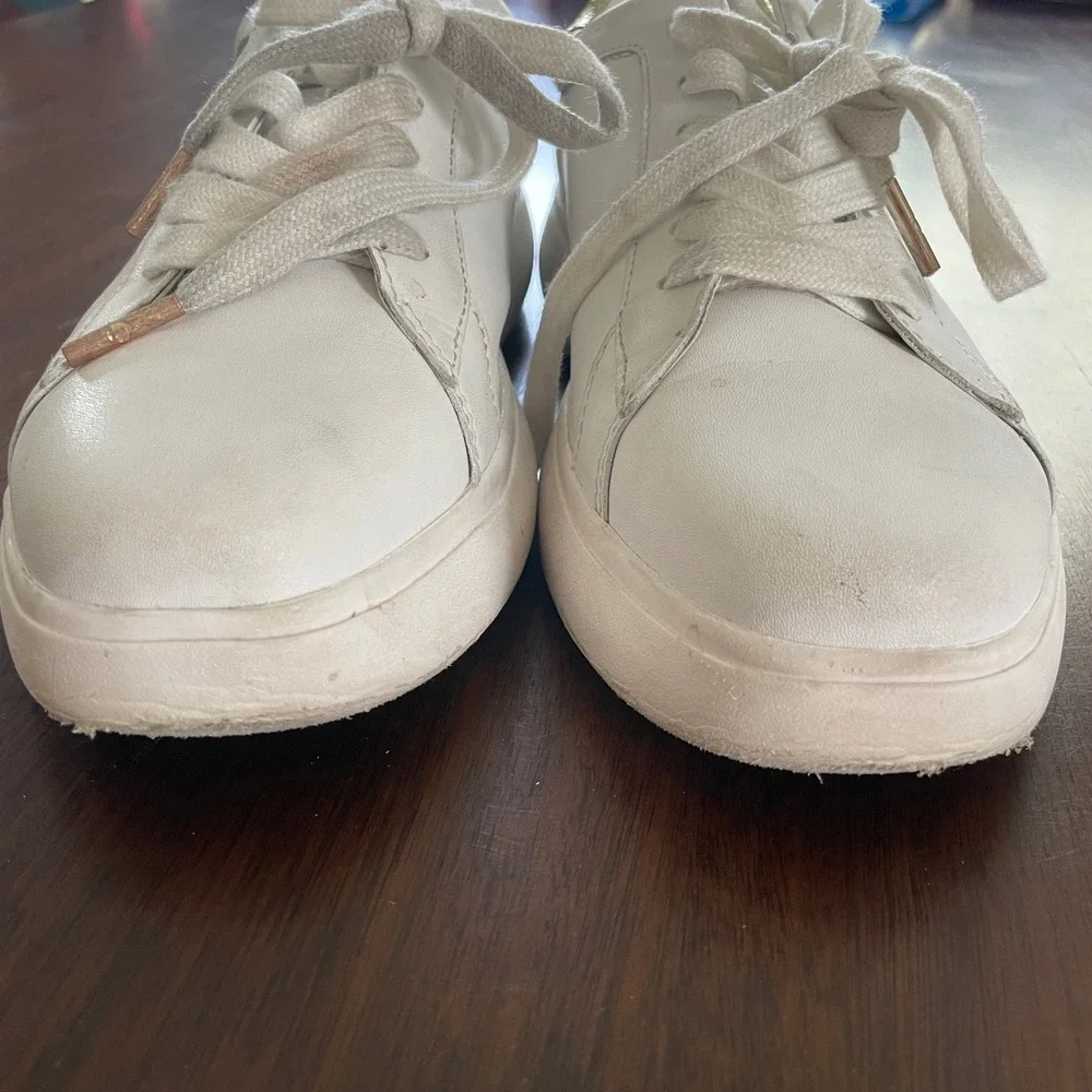 Kate Spade Lift Sneaker Womens 8B White Gold Leather Platform Casual Preppy
